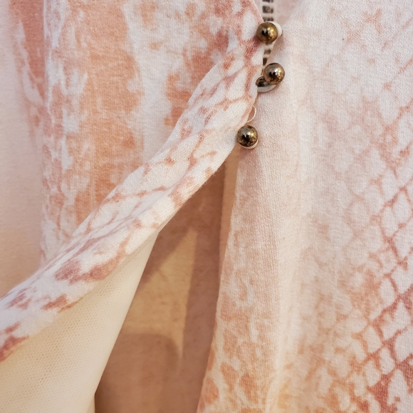 Dynamite Wrap Cross Over Sleeveless Top - Picture 5 of 7